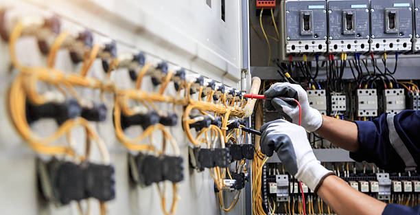 Professional Electrician technician working in Floydada, TX